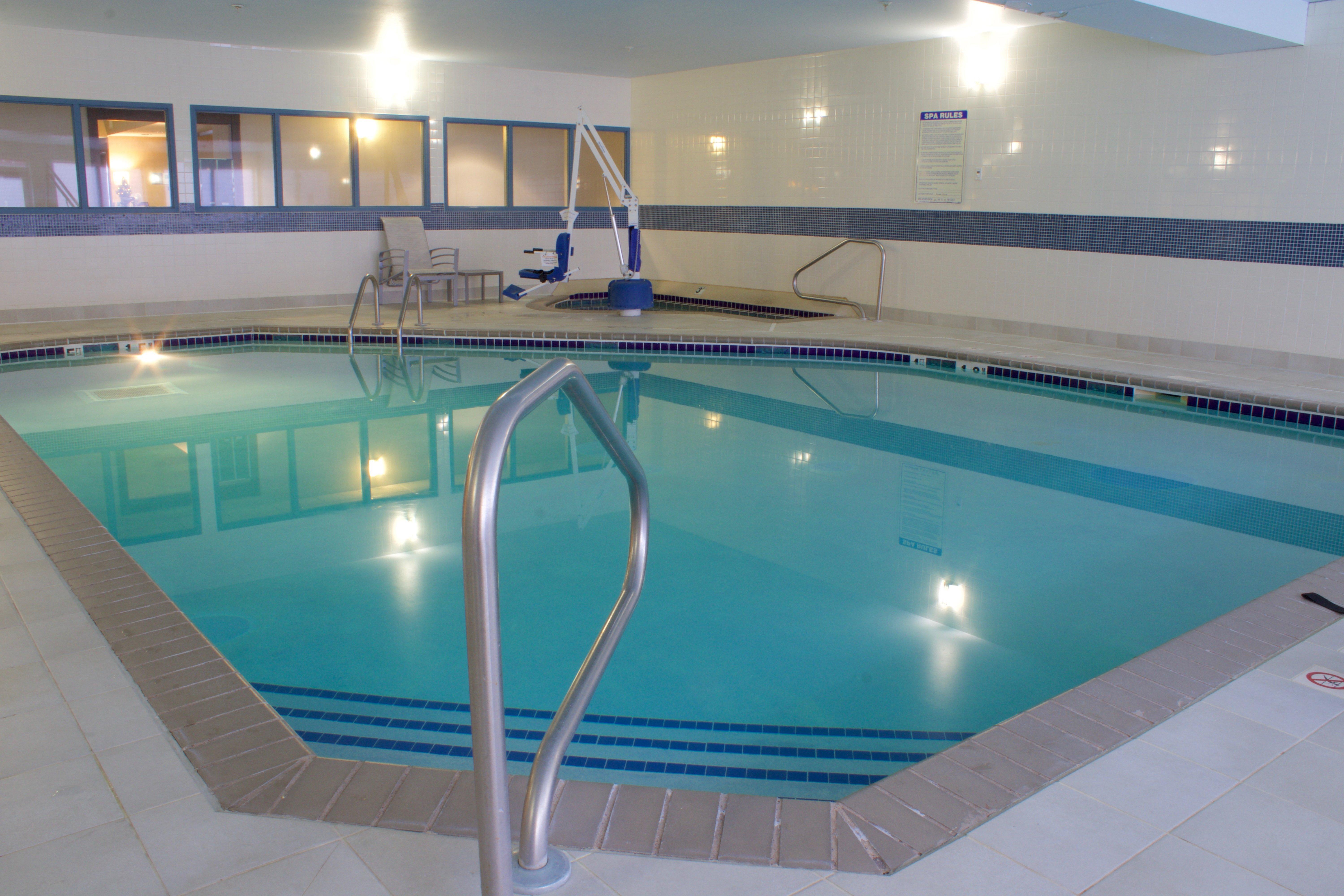 Holiday Inn Express Hotel & Suites-St. Paul By Ihg Vadnais Heights Dış mekan fotoğraf