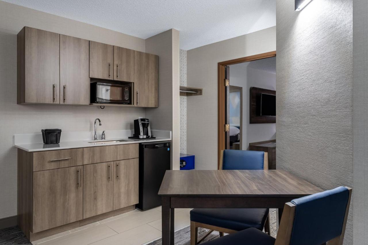 Holiday Inn Express Hotel & Suites-St. Paul By Ihg Vadnais Heights Dış mekan fotoğraf
