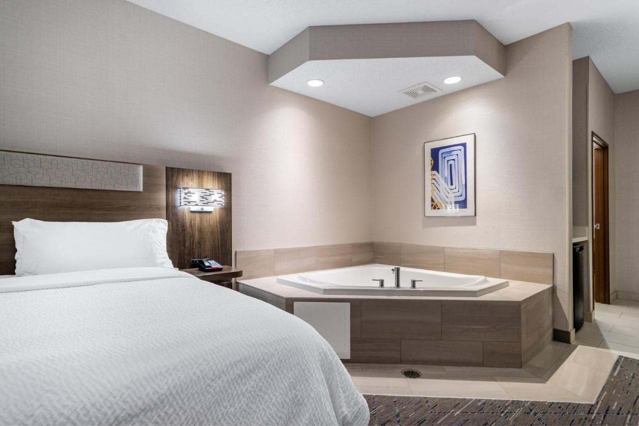 Holiday Inn Express Hotel & Suites-St. Paul By Ihg Vadnais Heights Dış mekan fotoğraf