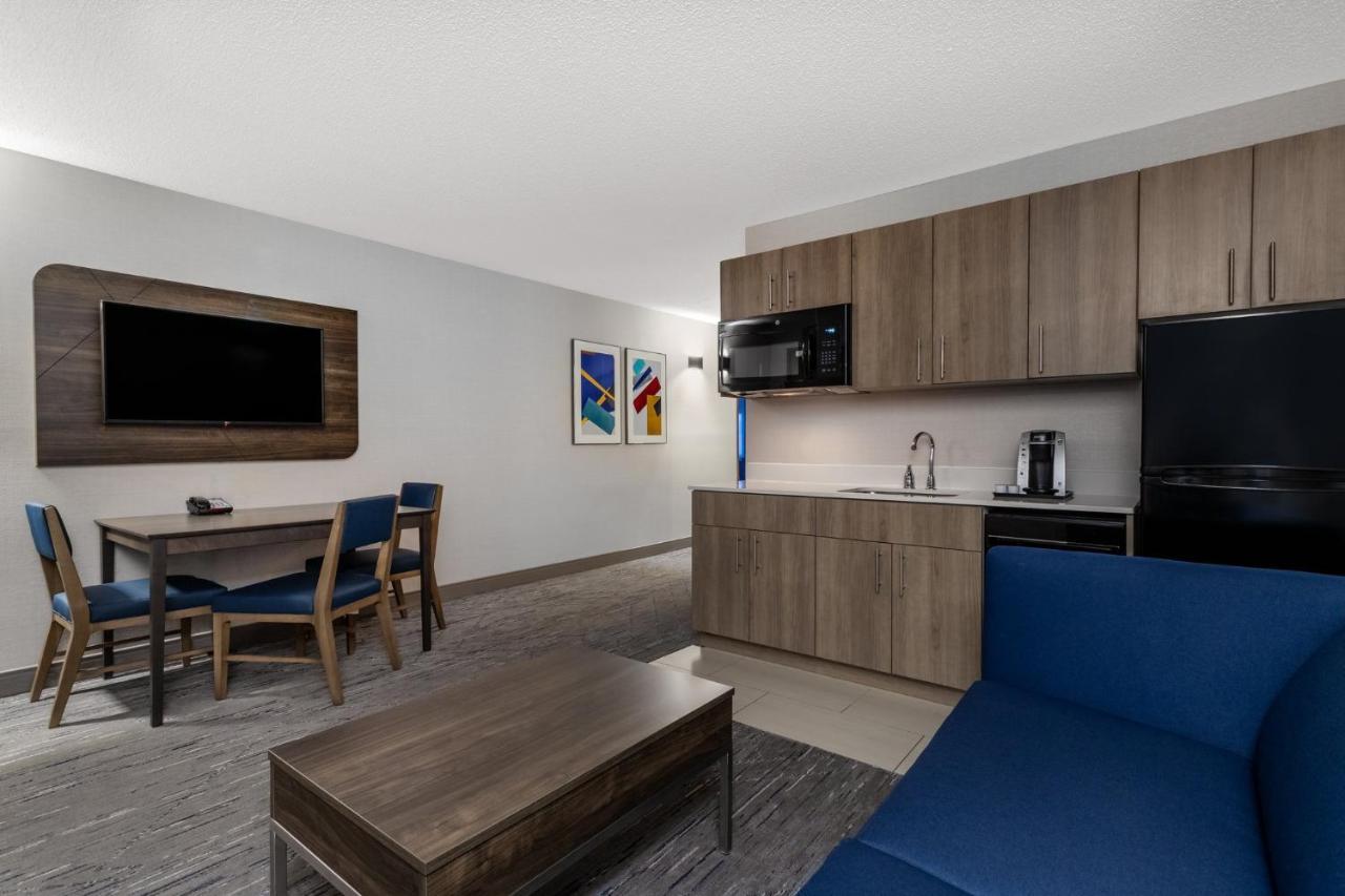 Holiday Inn Express Hotel & Suites-St. Paul By Ihg Vadnais Heights Dış mekan fotoğraf