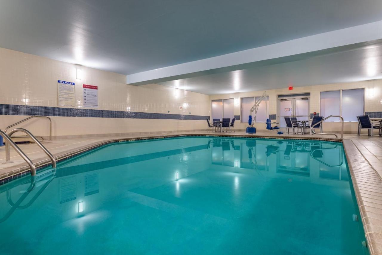 Holiday Inn Express Hotel & Suites-St. Paul By Ihg Vadnais Heights Dış mekan fotoğraf