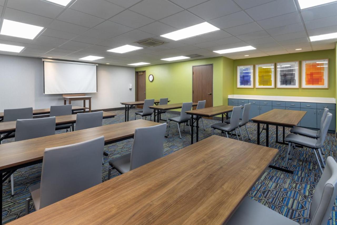 Holiday Inn Express Hotel & Suites-St. Paul By Ihg Vadnais Heights Dış mekan fotoğraf